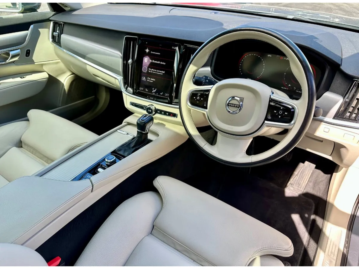 Volvo S90 D4 MOMENTUM AT 4DR AUTO - Image 6
