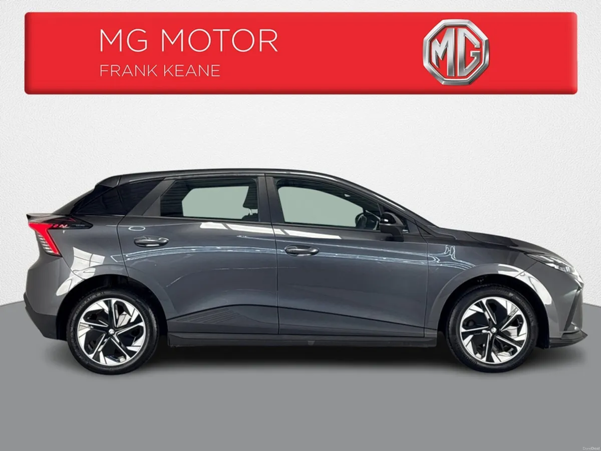 MG 4 LR EXCITE EV 203PS 5DR AUTO **FULL BLACK CLOT - Image 2