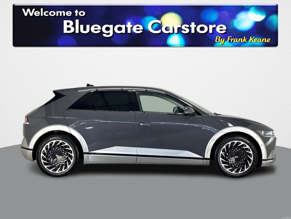 Hyundai IONIQ 5 PLATINUM 77 KWH **WHITE AND BLACK - Image 2