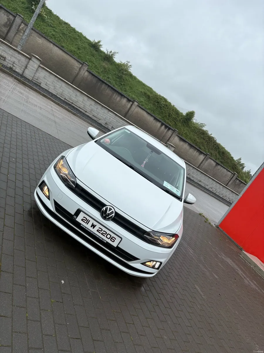 Volkswagen White polo - Image 3