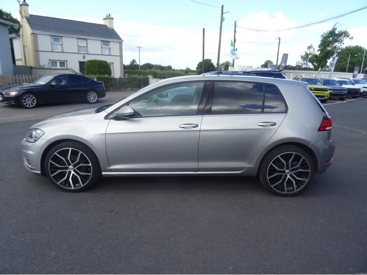 Volkswagen Golf 1.6 TDI SE NAV BLUEMOTION 115PS 5D - Image 2