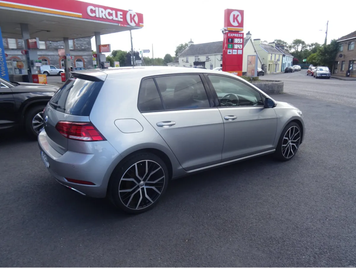 Volkswagen Golf 1.6 TDI SE NAV BLUEMOTION 115PS 5D - Image 4