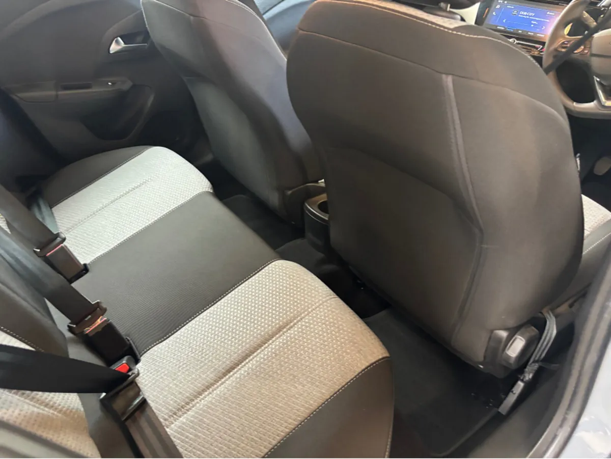Opel Corsa ELEGANCE-1.2 75PS-PET-5S - Image 2