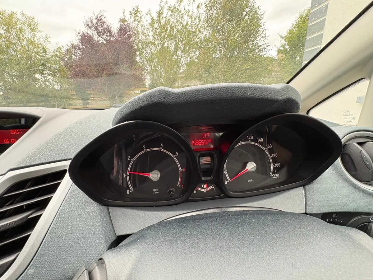 Ford Fiesta 2011 - Image 4