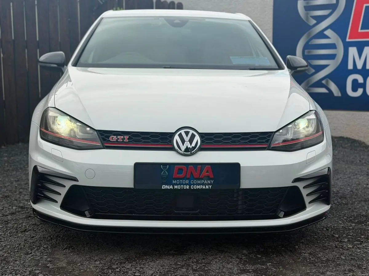 Volkswagen Golf GTI CLUBSPORT - 52KMS - Image 2