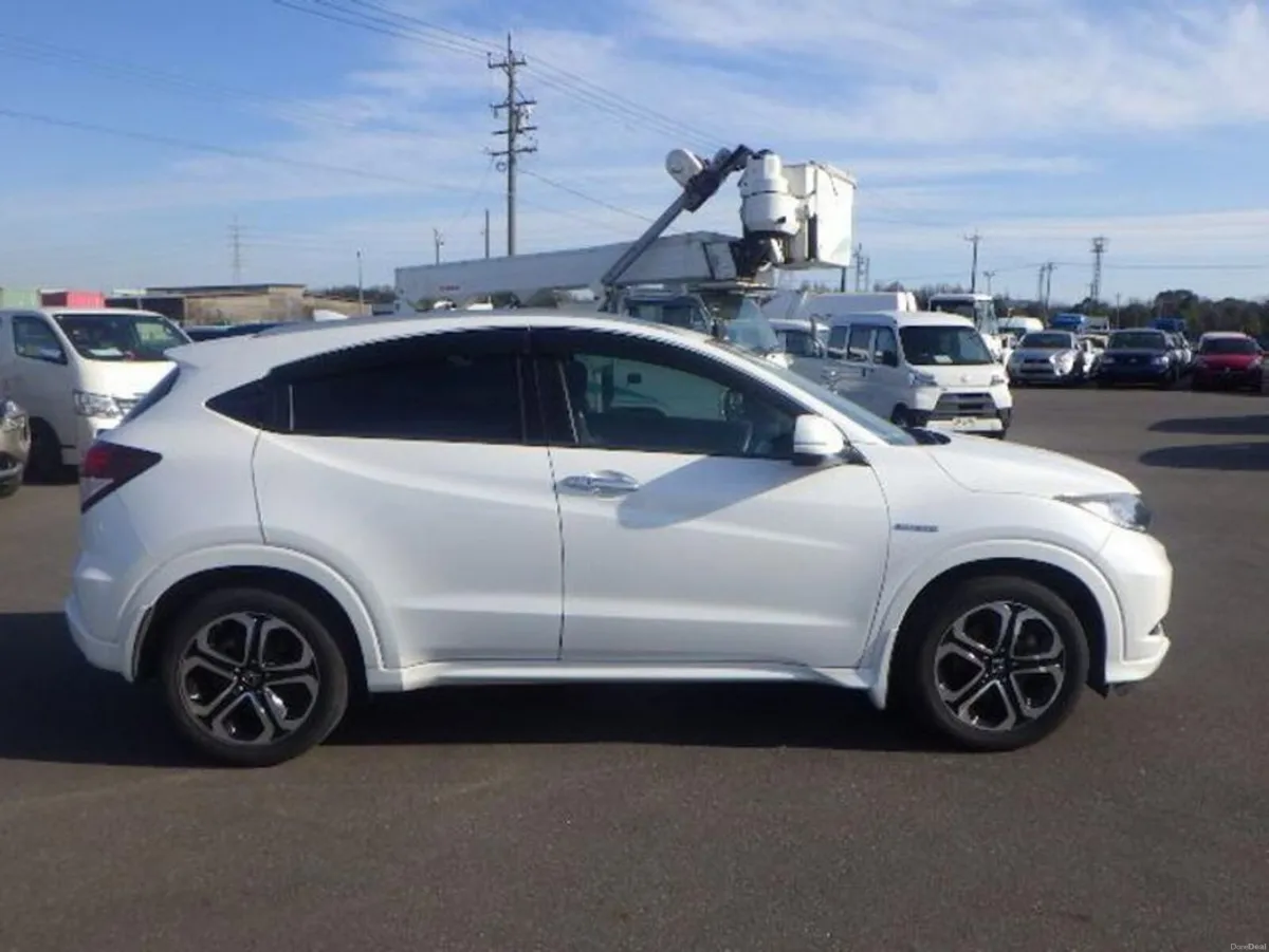 Honda Vezel Hybrid Z - Image 3