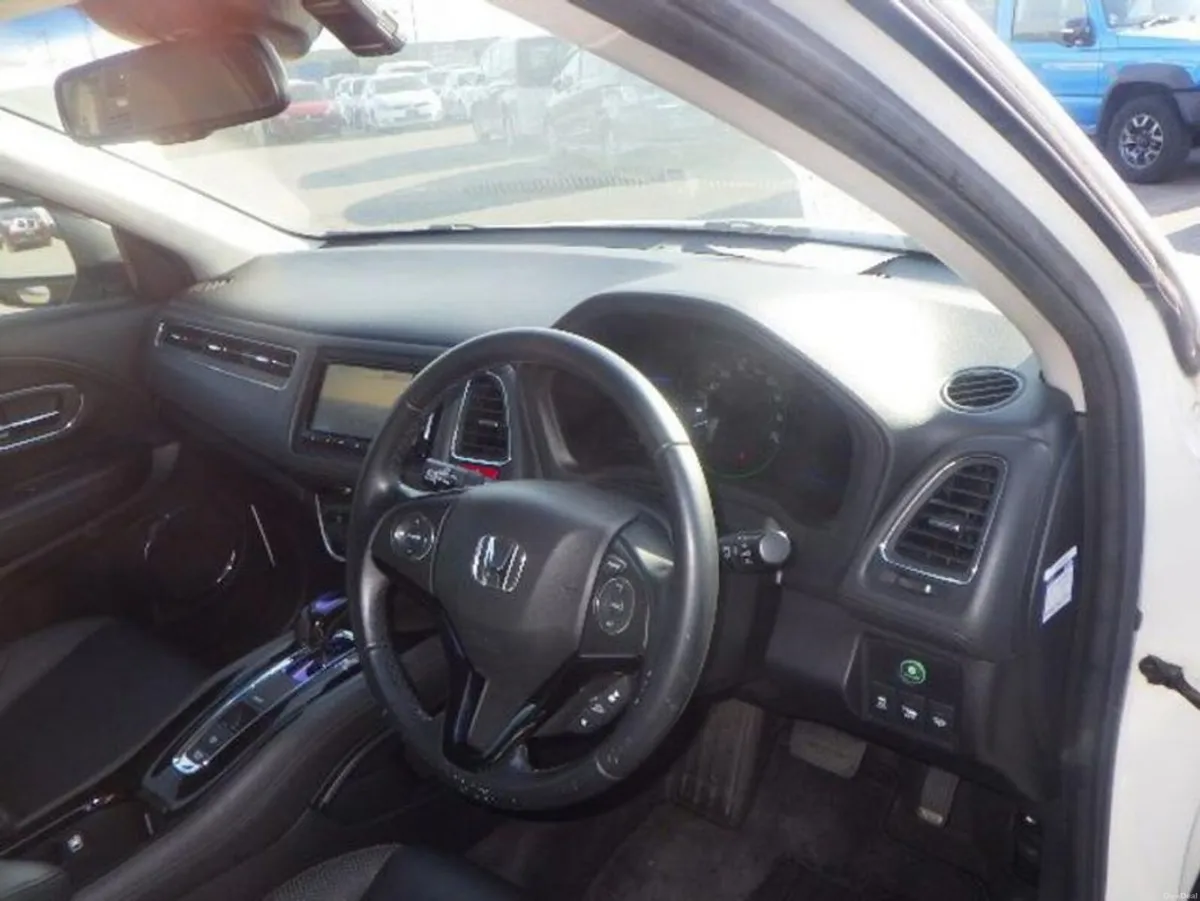 Honda Vezel Hybrid Z - Image 4