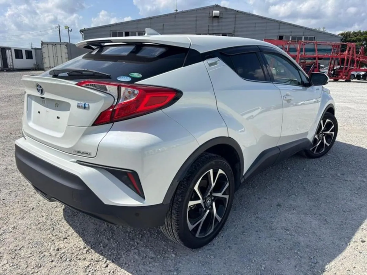 Toyota C-HR G Package Leather seats - Image 3
