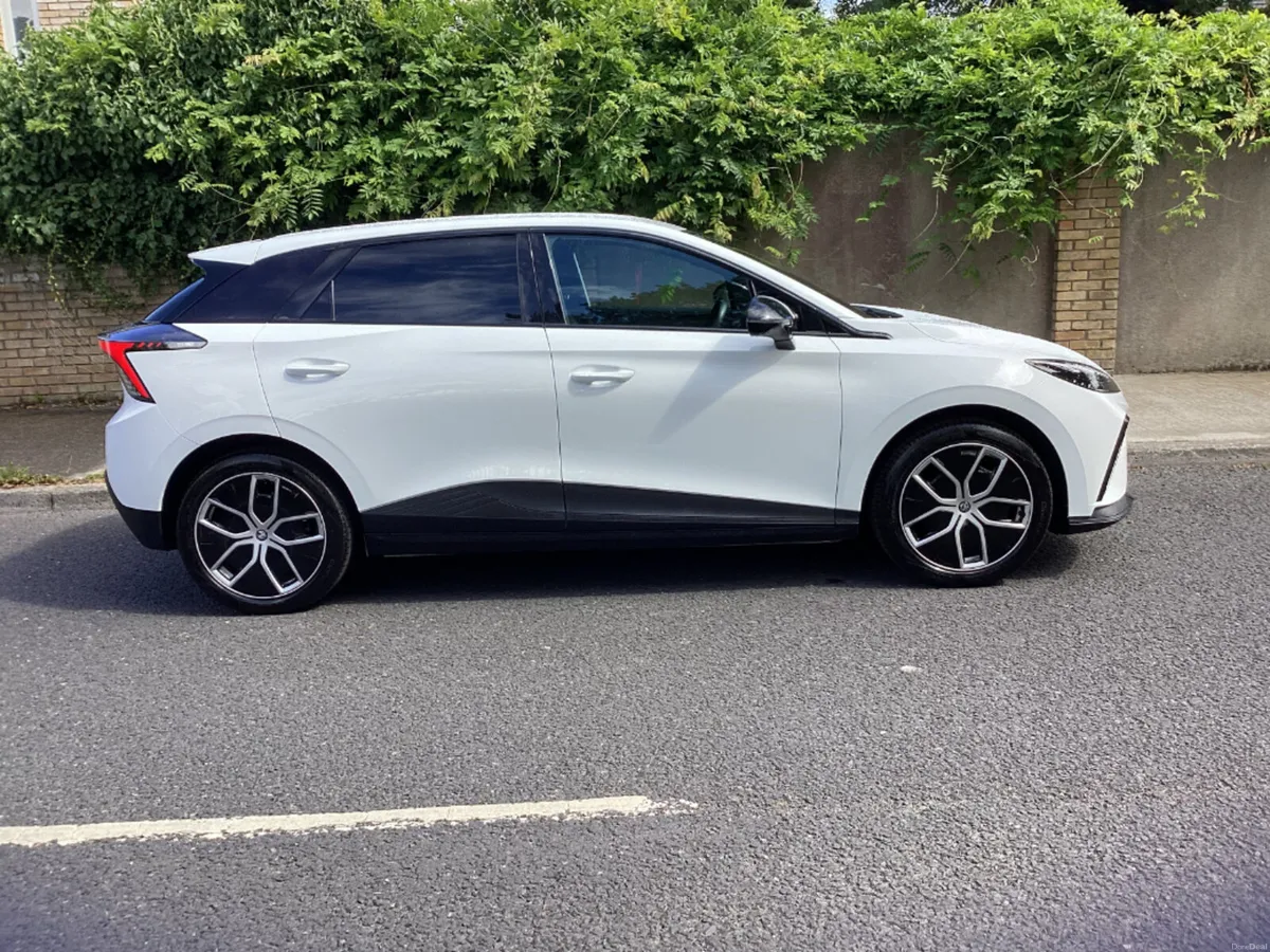 MG 4 LR - Exclusive-64kwh 5DR Auto - Image 3