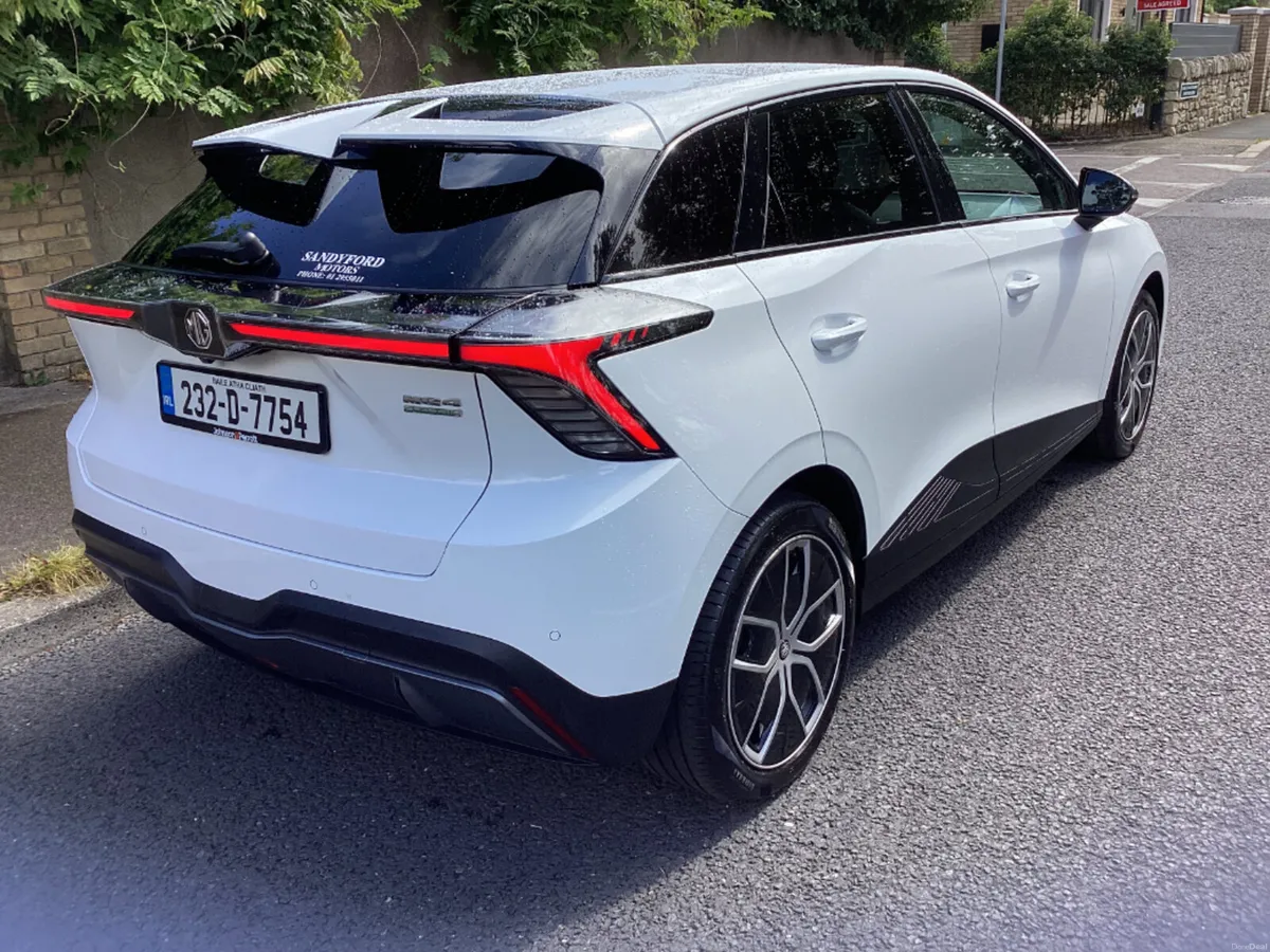 MG 4 LR - Exclusive-64kwh 5DR Auto - Image 4