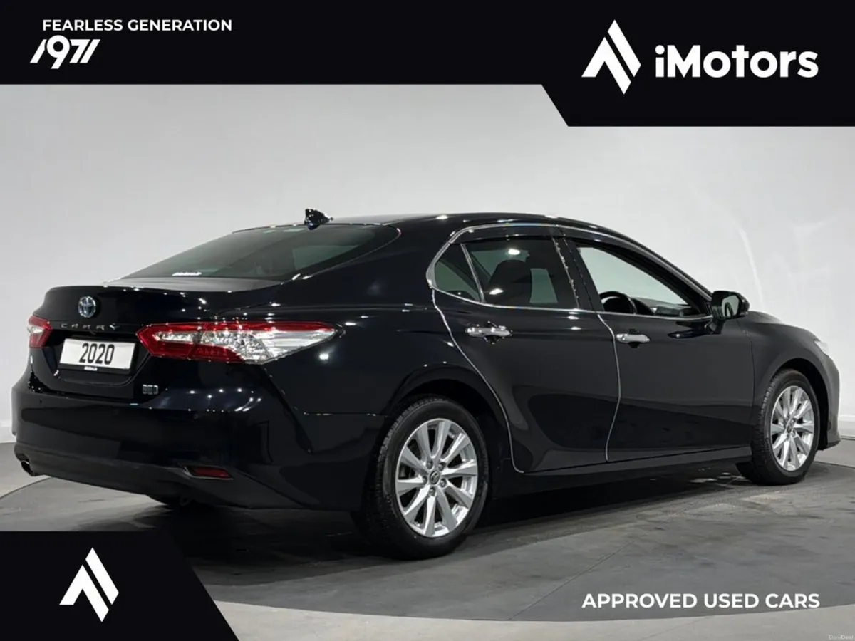 Toyota Camry AUTOMATIC HYBRID - Image 3