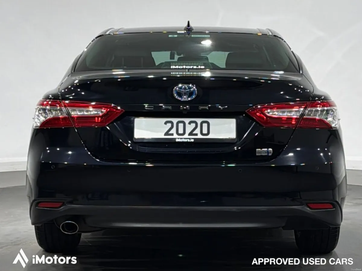 Toyota Camry AUTOMATIC HYBRID - Image 4