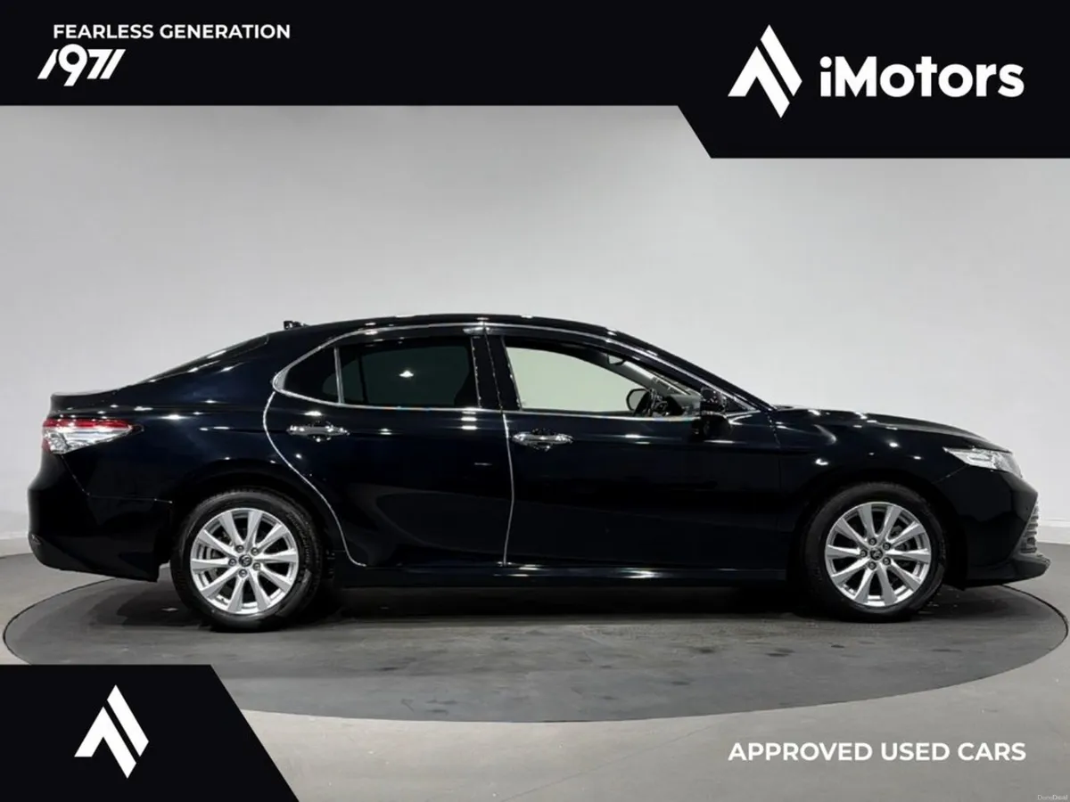 Toyota Camry AUTOMATIC HYBRID - Image 2