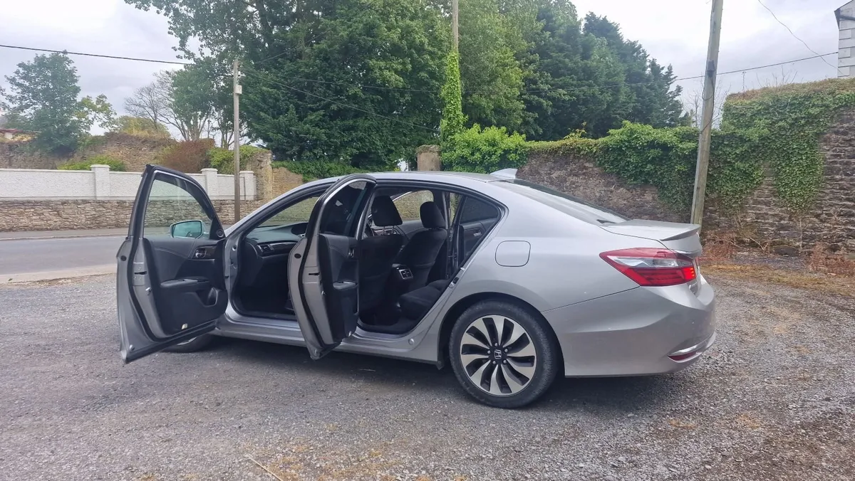Honda Accord 2017 - Image 6