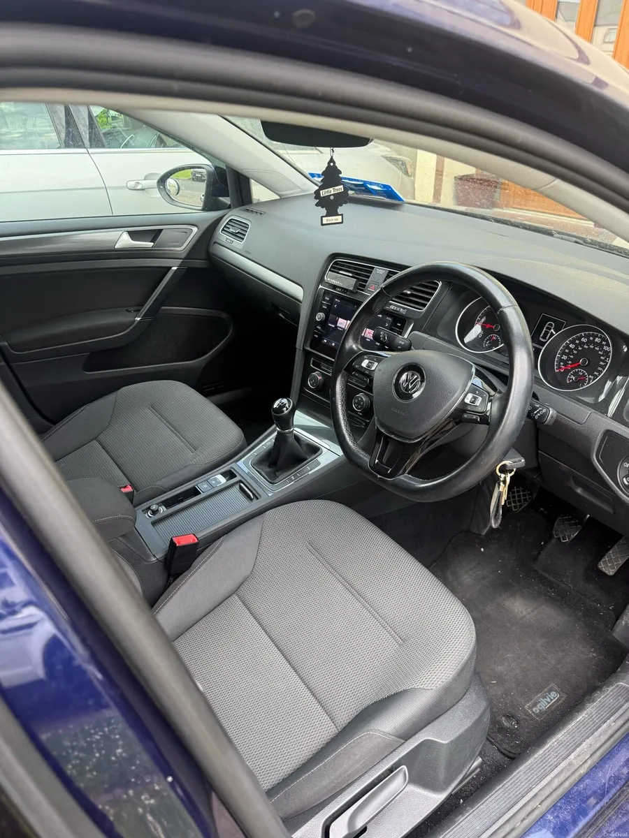 2018 Volkswagen Golf 1.6L - Image 3
