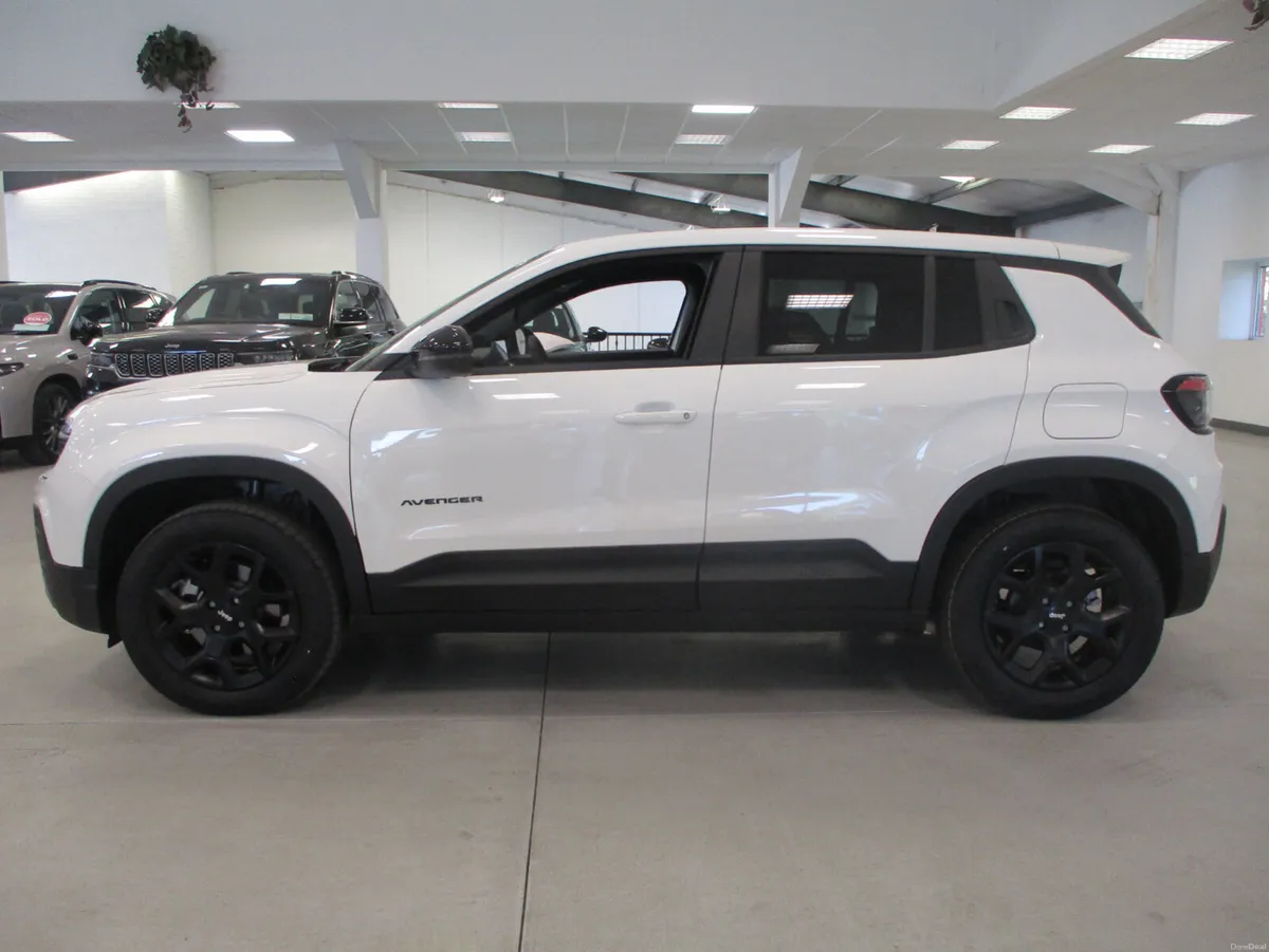 Jeep Avenger 2026 1.2 MHEV BLACK EDITION - Image 1