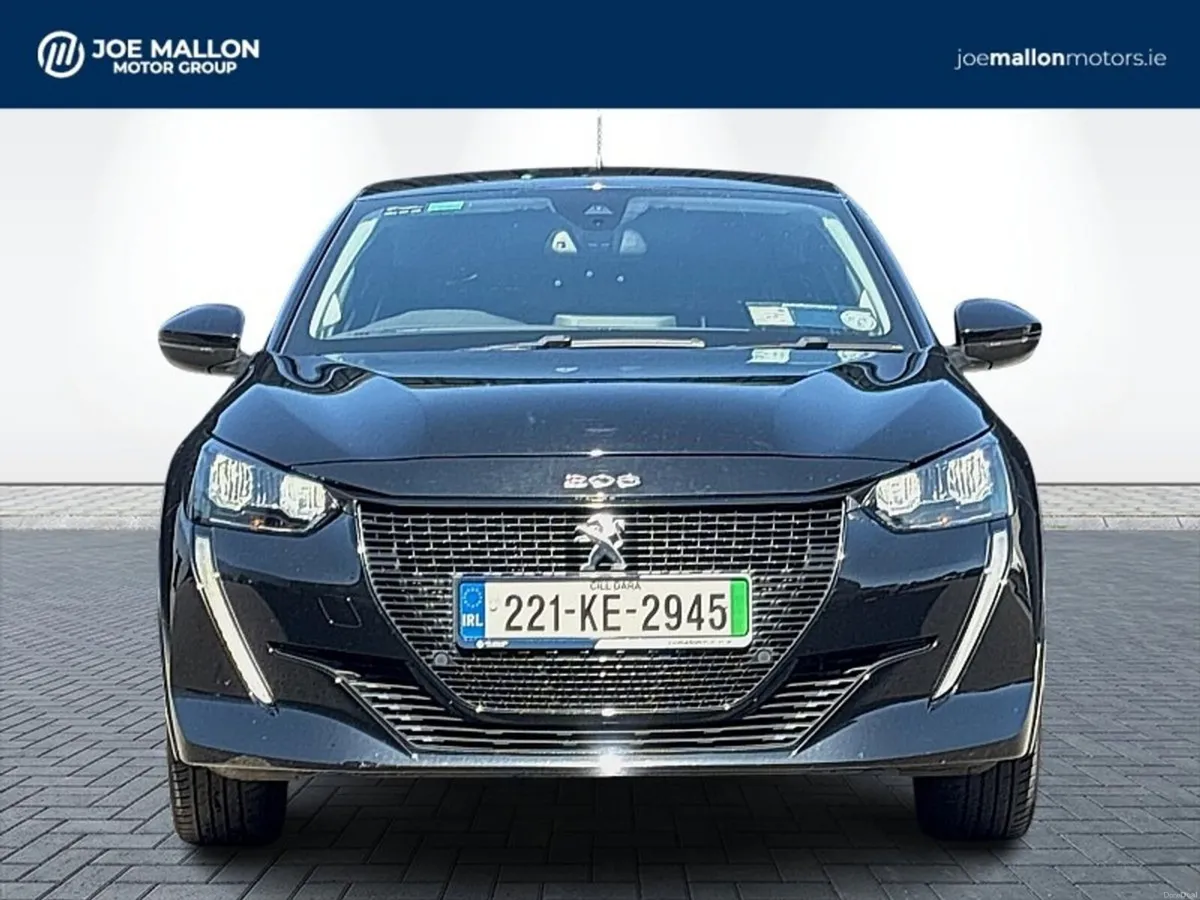 Peugeot 208 Electric 136bhp (50 kWh) Allure Black - Image 3