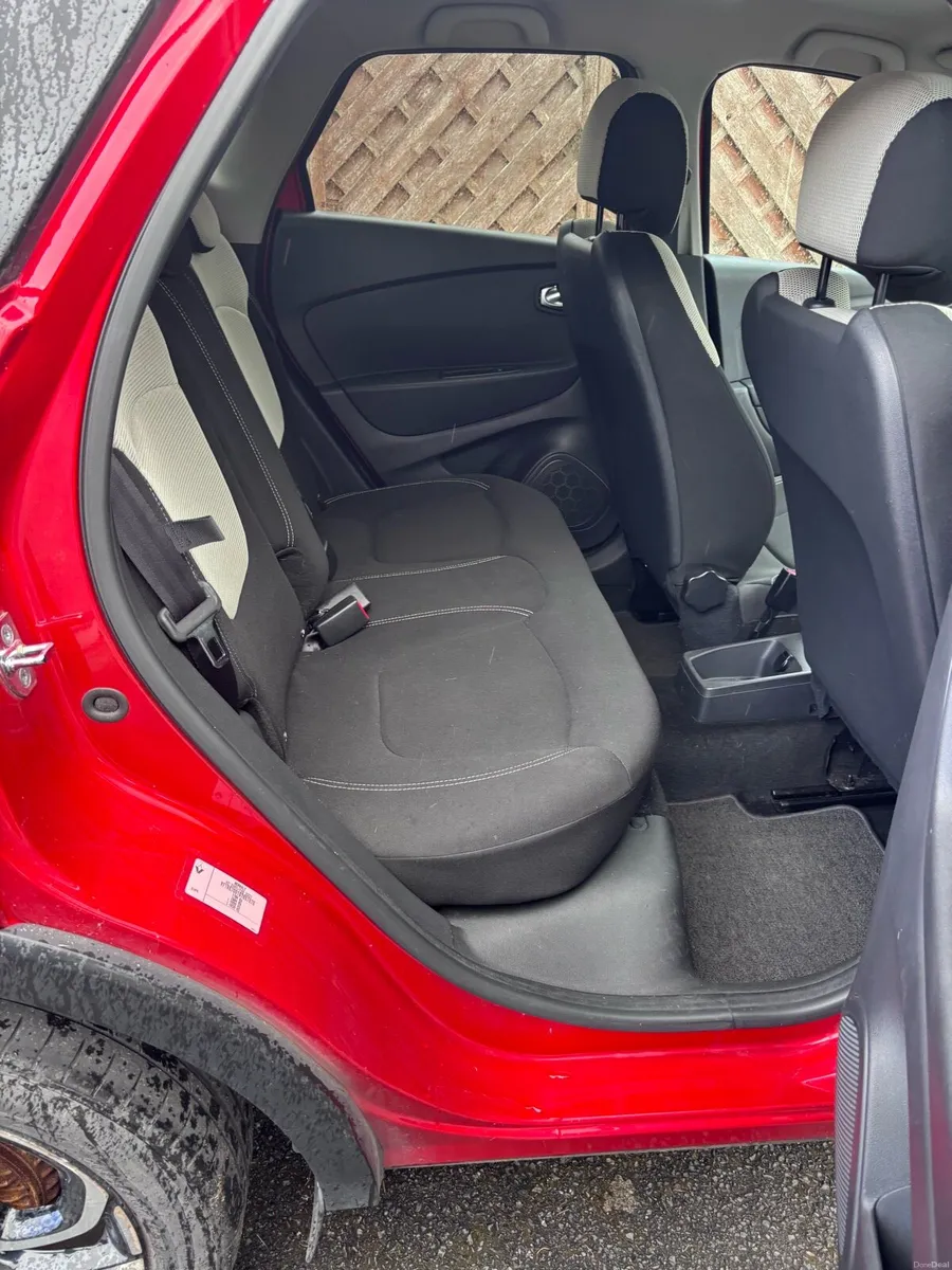Car - Image 6