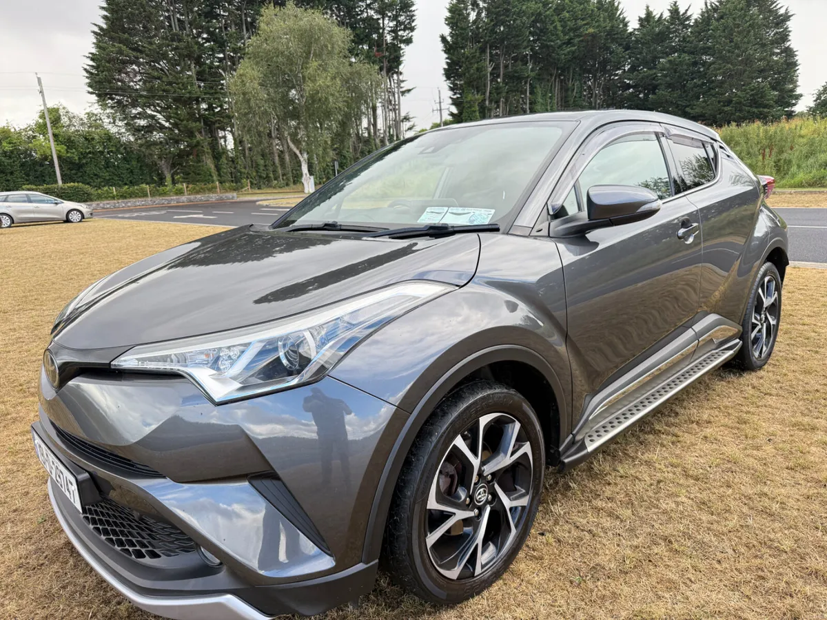 1.2 TURBO MANUAL WITH LEATHER INTERIOR - Image 3