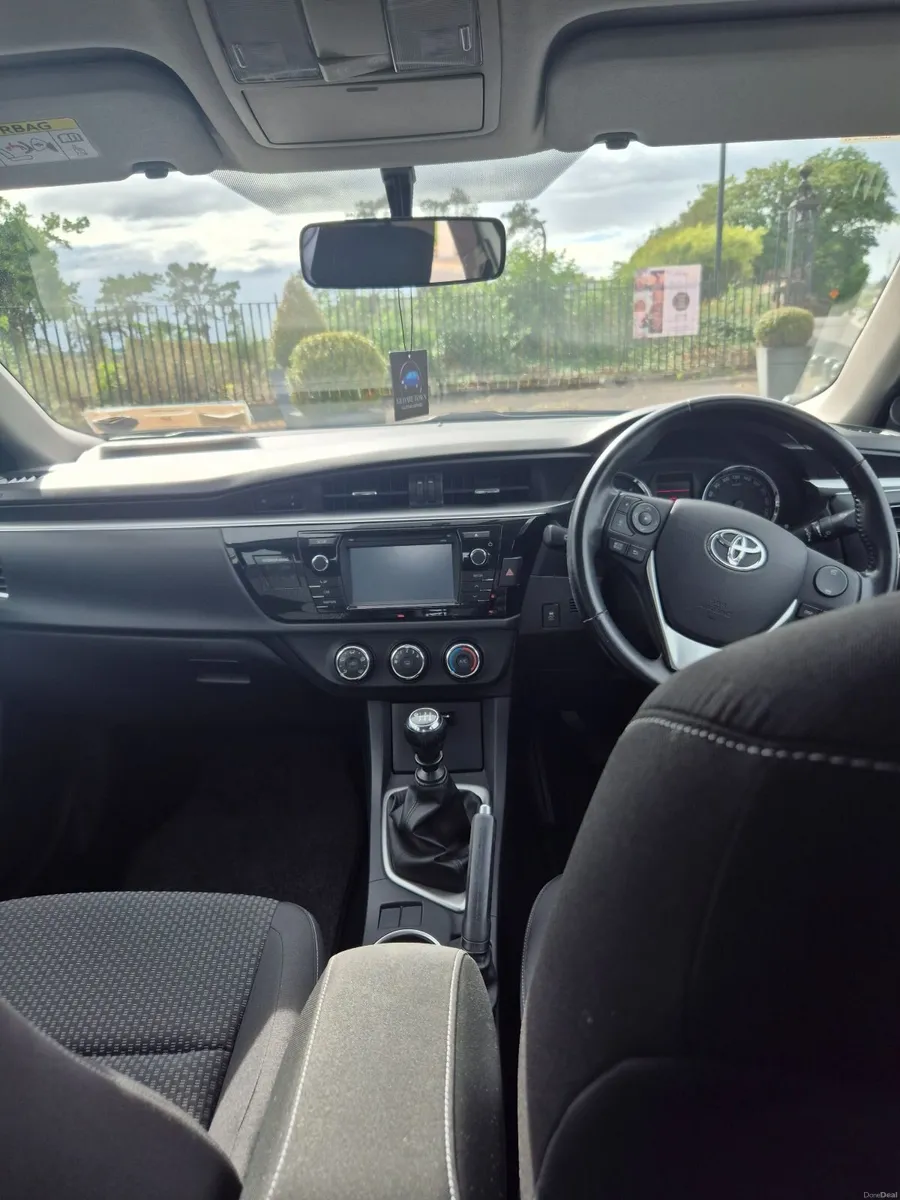 Toyota Corolla 2016 - Image 2