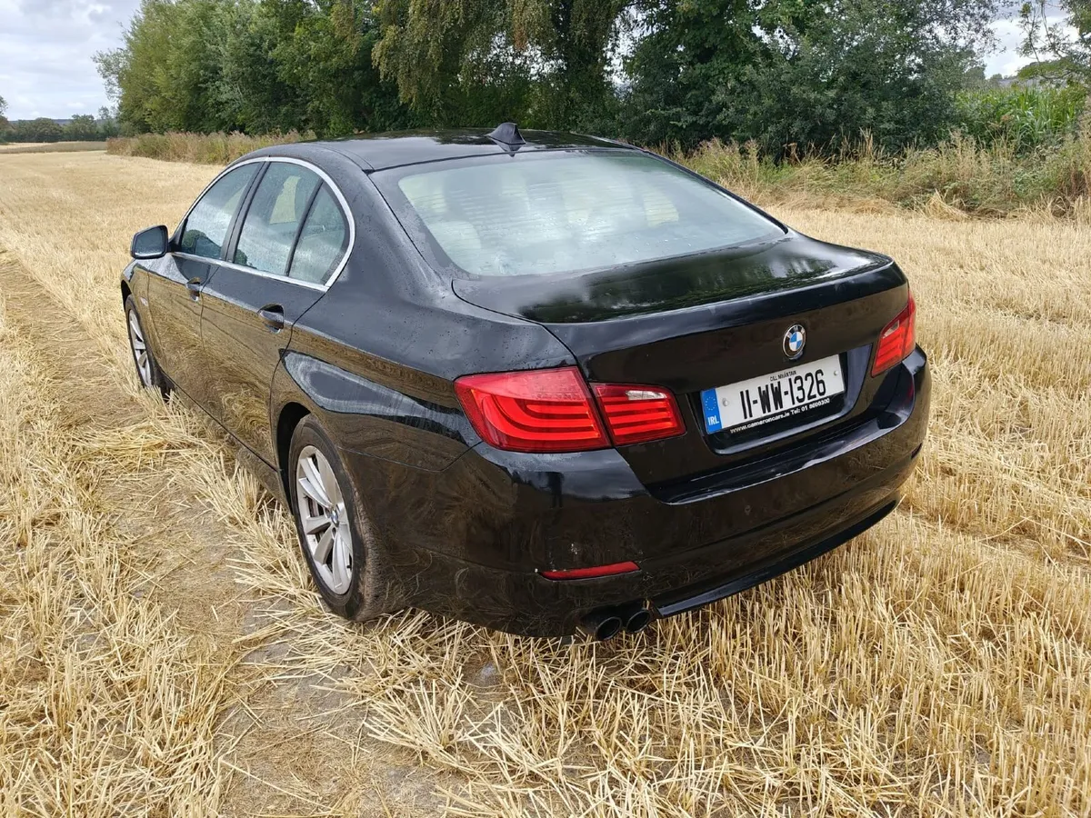BMW 5-Series 2011 - Image 2