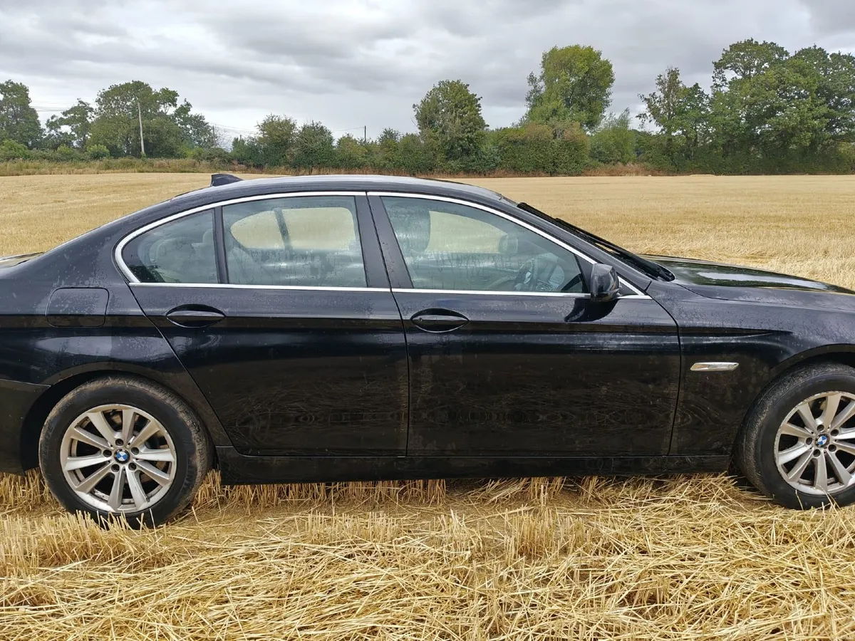 BMW 5-Series 2011 - Image 6