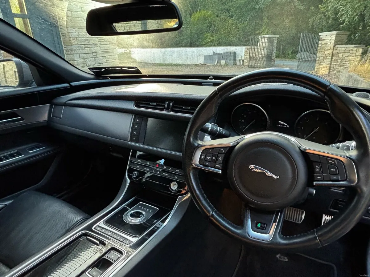 Jaguar XF R Sport 2017 Automatic 4DR - Image 5