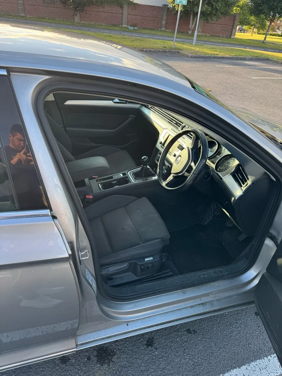 Car - Image 6