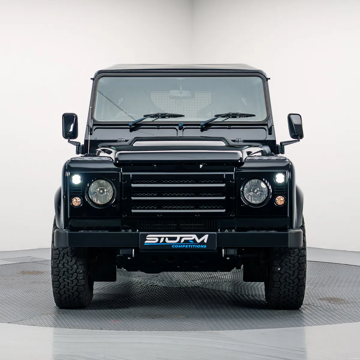 Land Rover Defender 2010 - Image 2