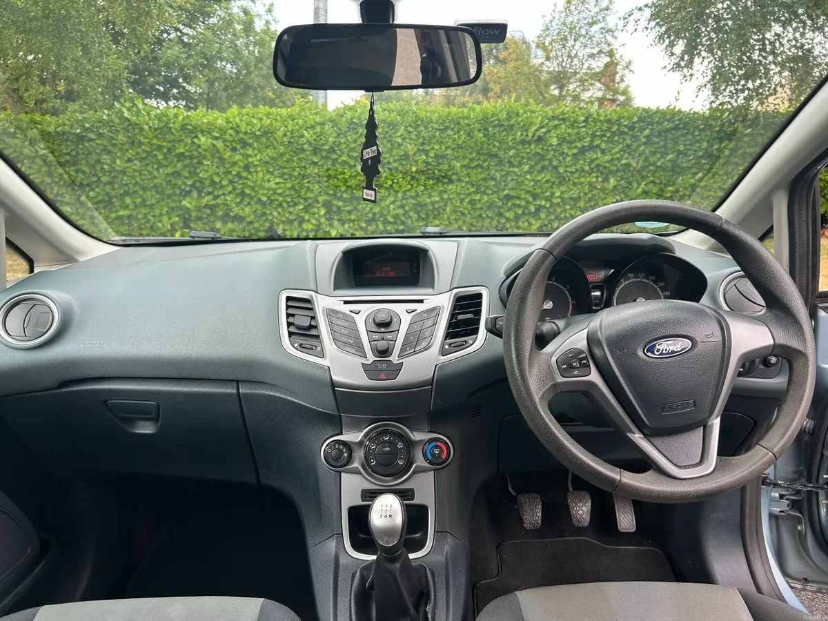 Ford Fiesta 2010 - Image 6