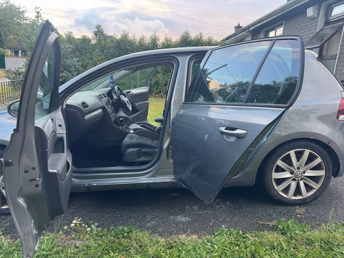 2010 Volkswagen Golf 2.0 TDI - Image 2