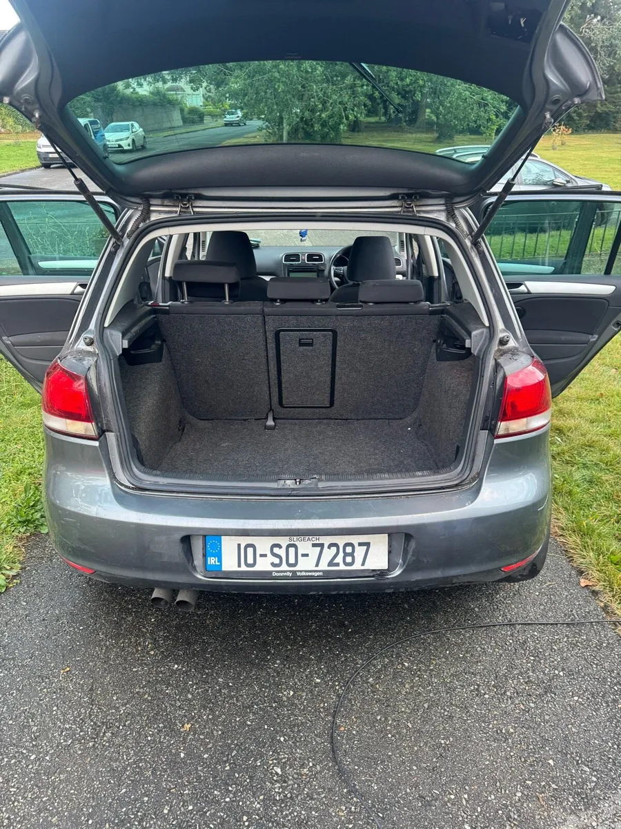 2010 Volkswagen Golf 2.0 TDI - Image 4