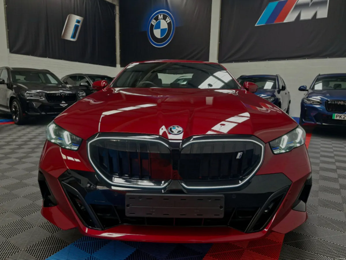 M SPORT PRO ( INDIVIDUAL ) - Image 2