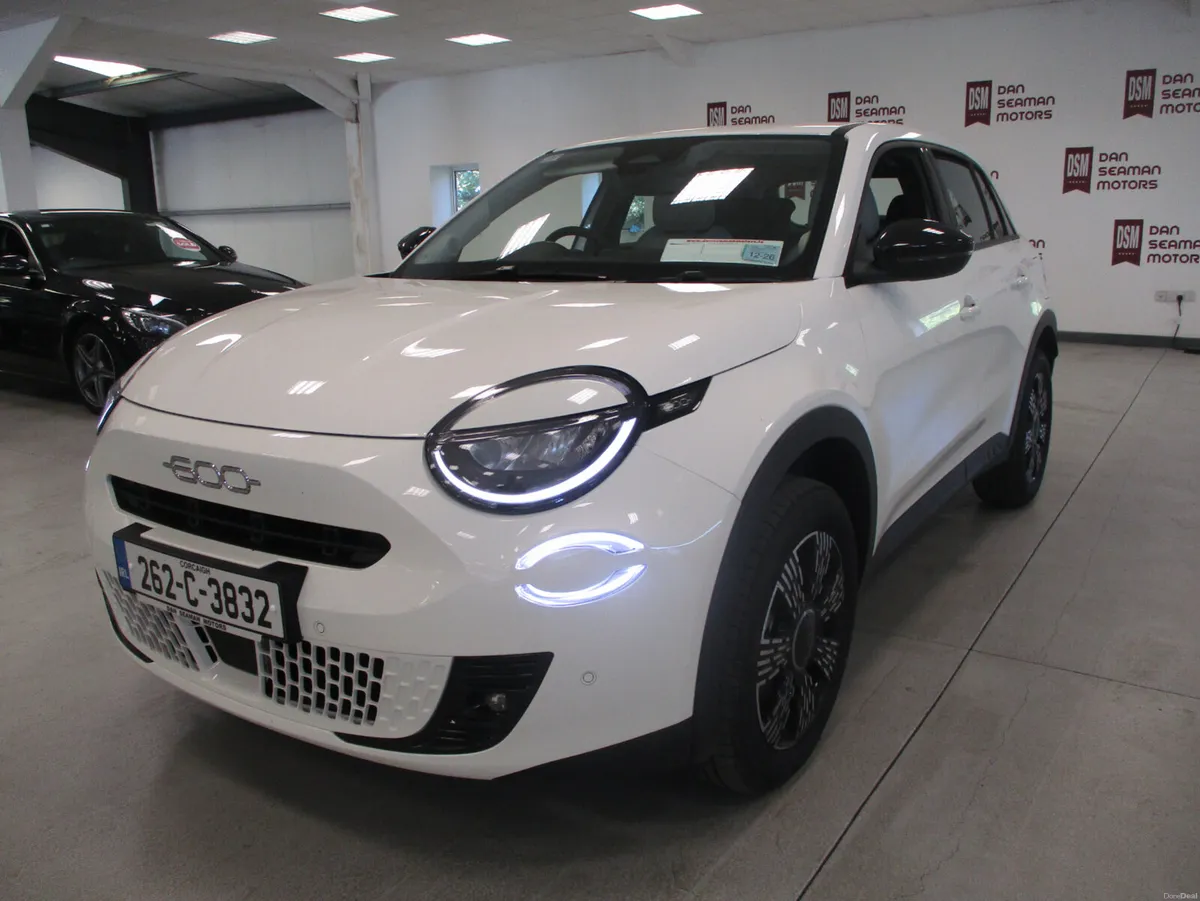 Fiat 600 ICON 1.2 PETROL MHEV AUTO 2026 - Image 4