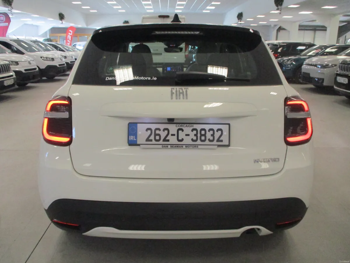 Fiat 600 ICON 1.2 PETROL MHEV AUTO 2026 - Image 6