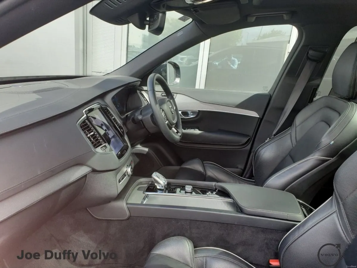 Volvo XC90 T8 PHEV 455hp Plus (Dark Theme) - Image 6