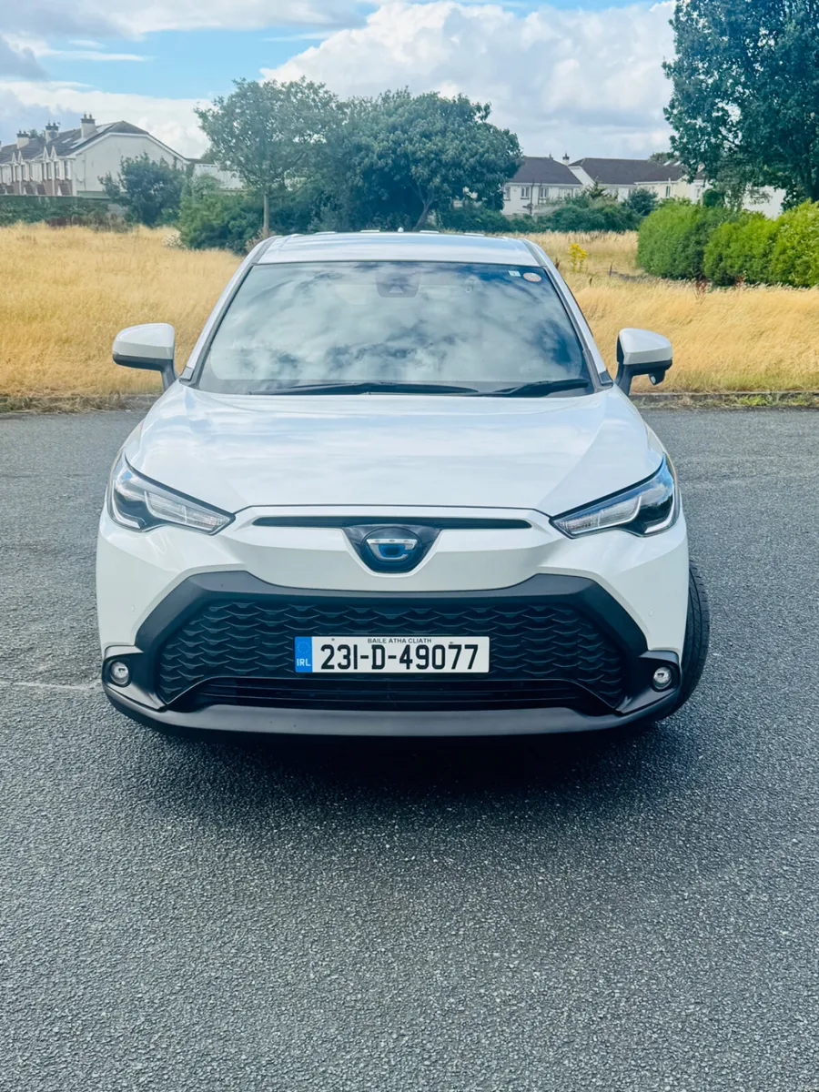 TOYOTA COROLLA CROSS HYBRID EXCELLENT COND HI SPEC - Image 5