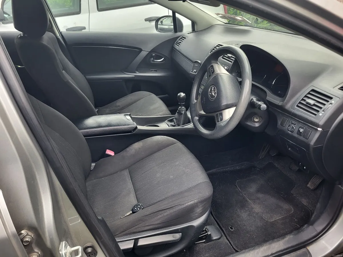 Toyota Avensis 2010 - Image 4