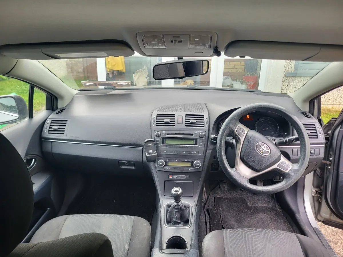 Toyota Avensis 2010 - Image 6