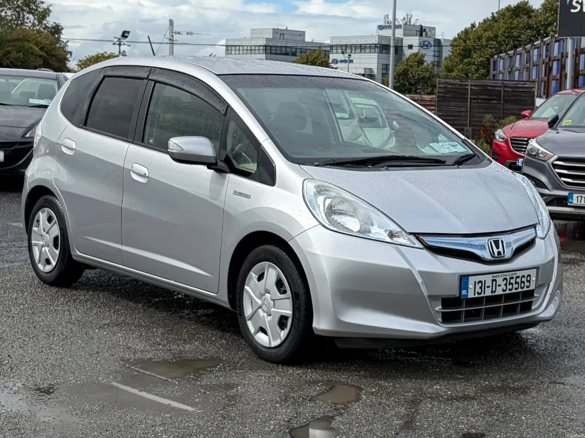 2013 Honda Fit 1.3 Hybrid Auto Nct 03/27 Tax 02/27 - Image 2