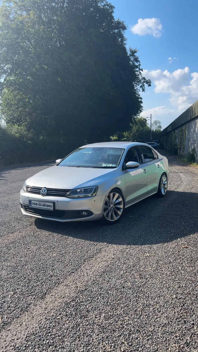 Volkswagen Jetta 2014 - Image 2