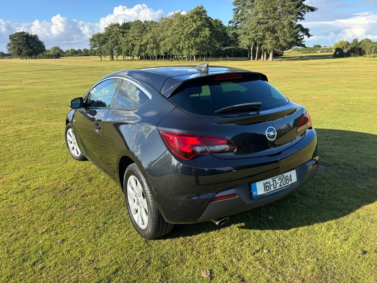 Opel Astra GTC SRI - Image 3