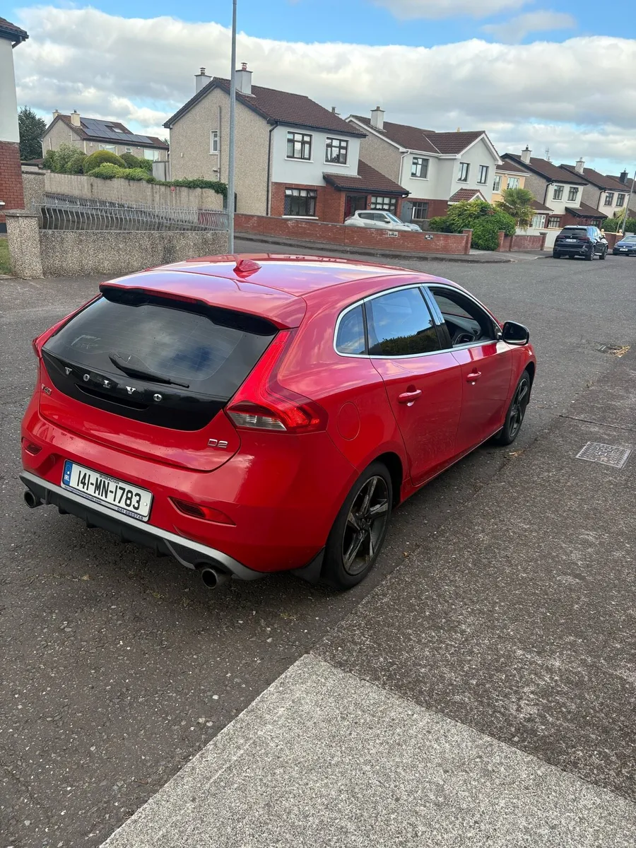 Volvo V40 R Design - Image 4