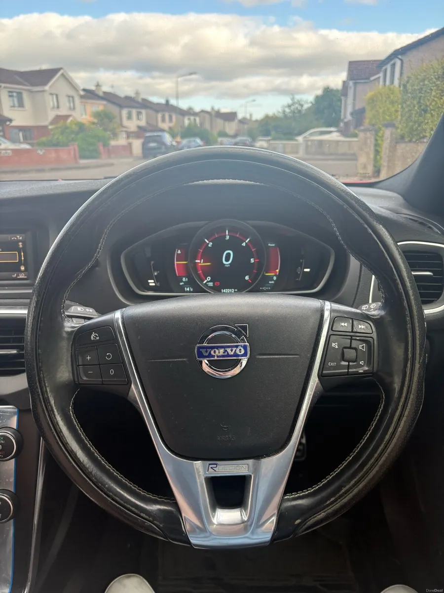 Volvo V40 R Design - Image 6