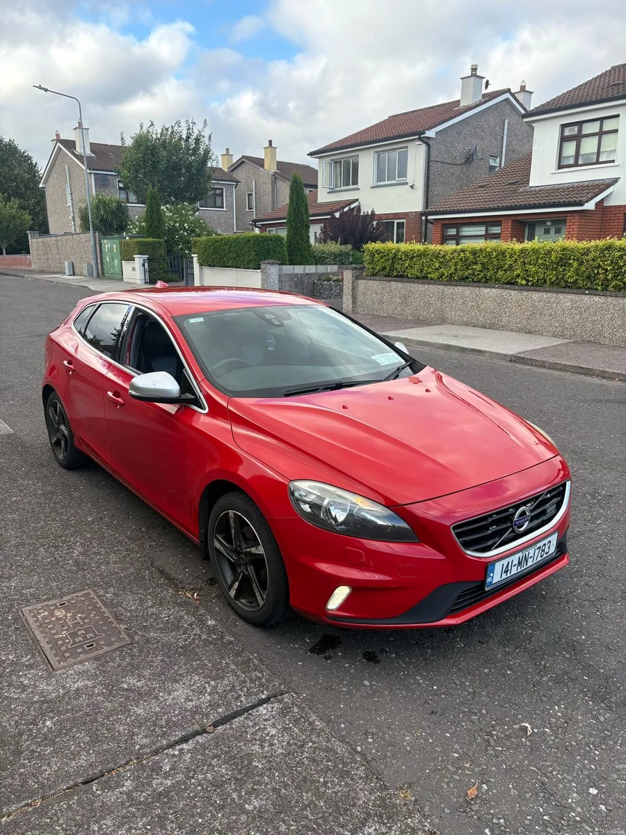 Volvo V40 R Design - Image 2