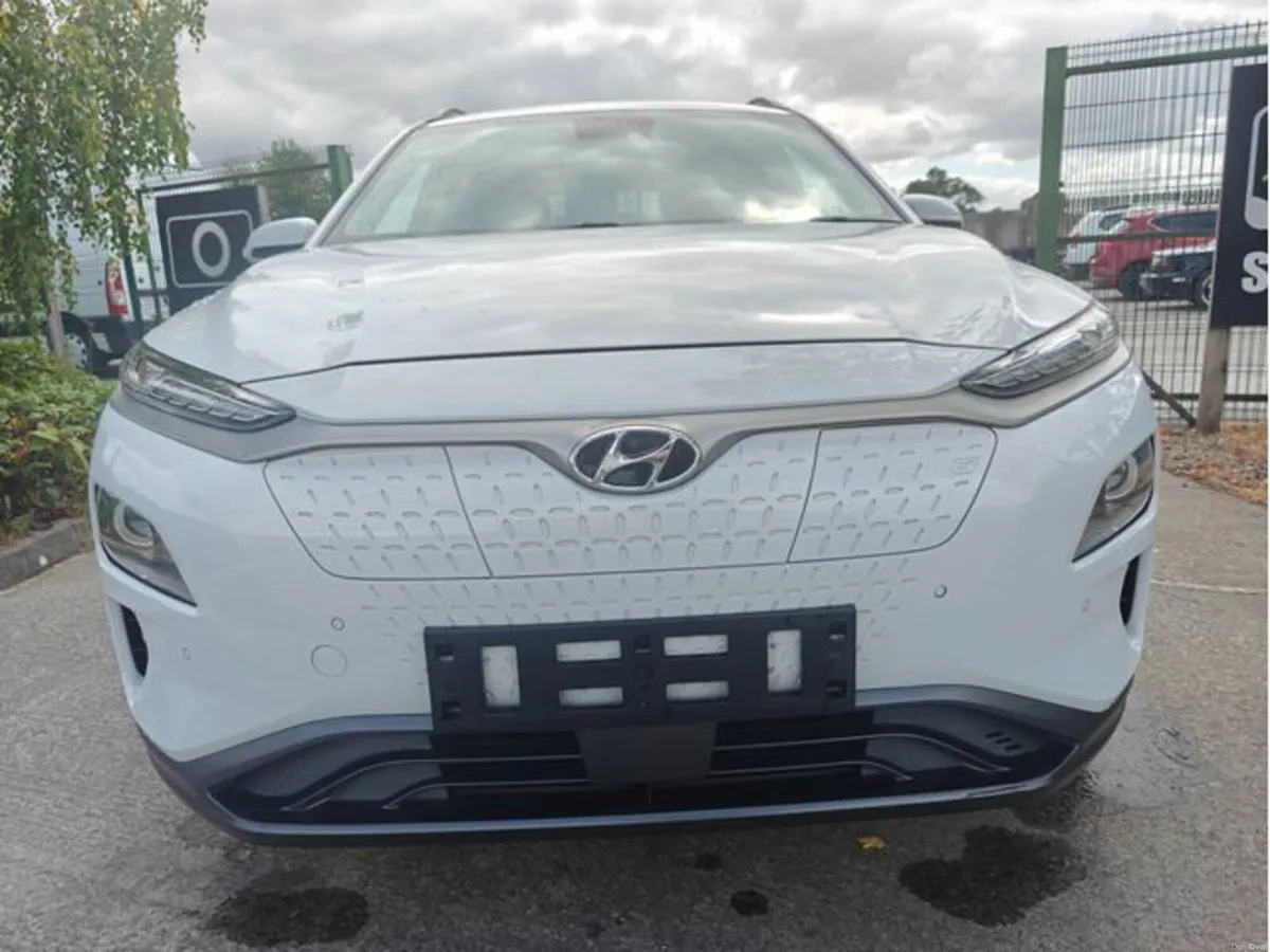 Hyundai KONA PREMIUM SE - Image 2