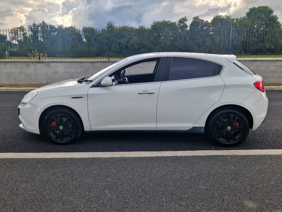 Alfa Romeo Giulietta 2.0 Automatic Diesel - Image 6