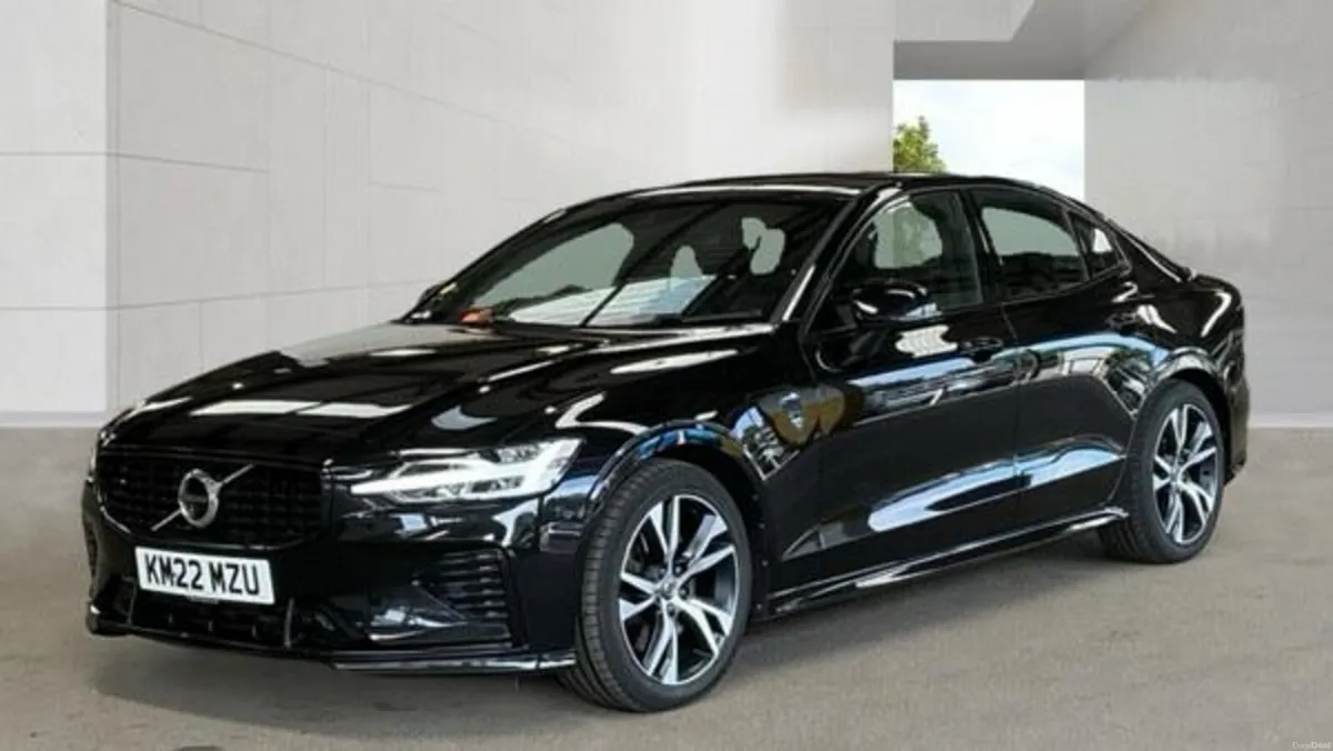 2022 VOLVO S60 T8 PHEV AWD  R DESIGN - Image 6