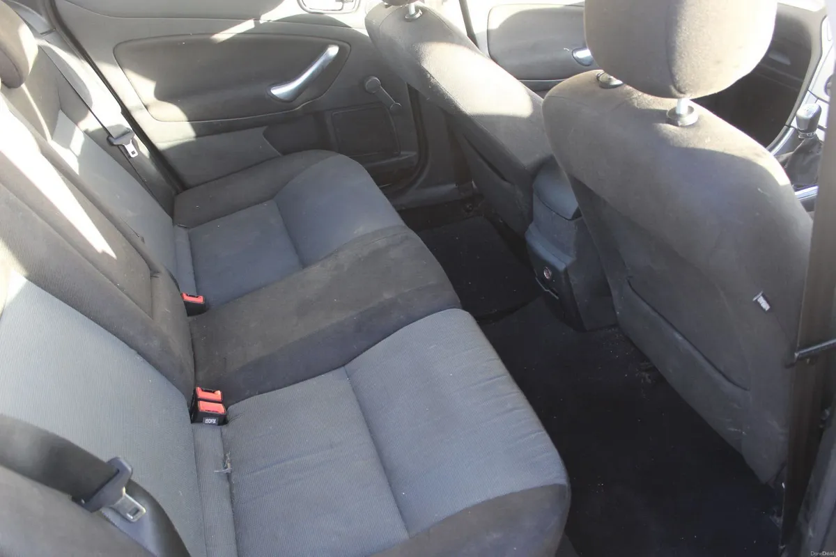 Ford Mondeo 2010 - Image 2