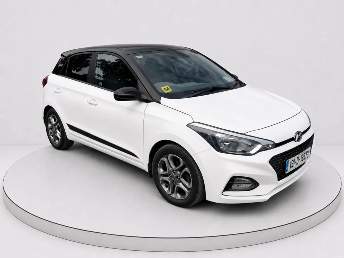 Hyundai i20 DELUXE AUTOMATIC - Image 1
